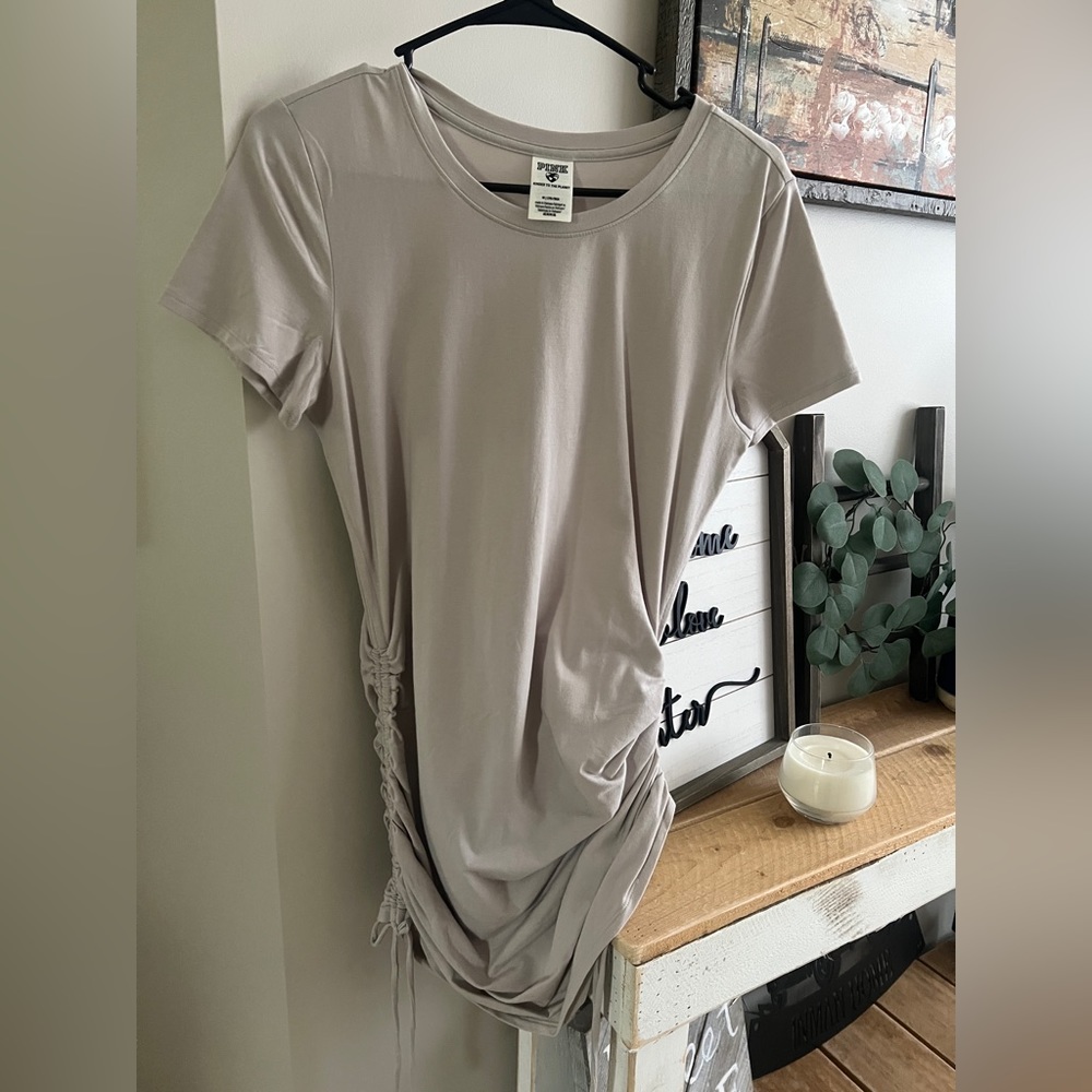 New with out tags. Pink dress.